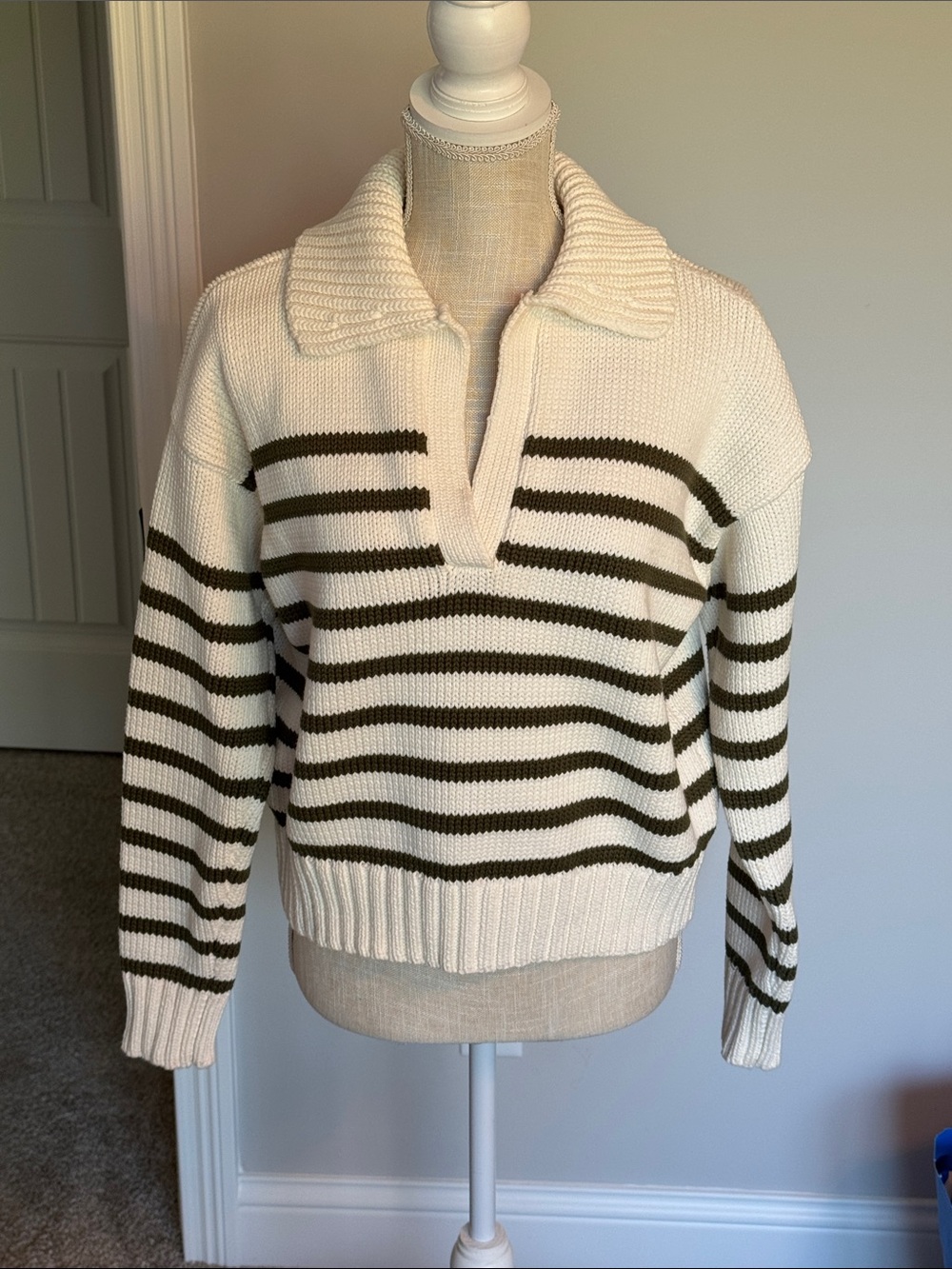 Ann Taylor Chunky Knit Sweater with Olive Stripes V-Neck Collar
